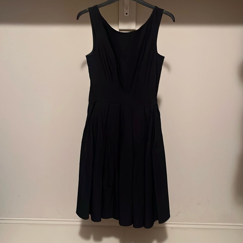 Black Sleeveless Pleated Midi Dress